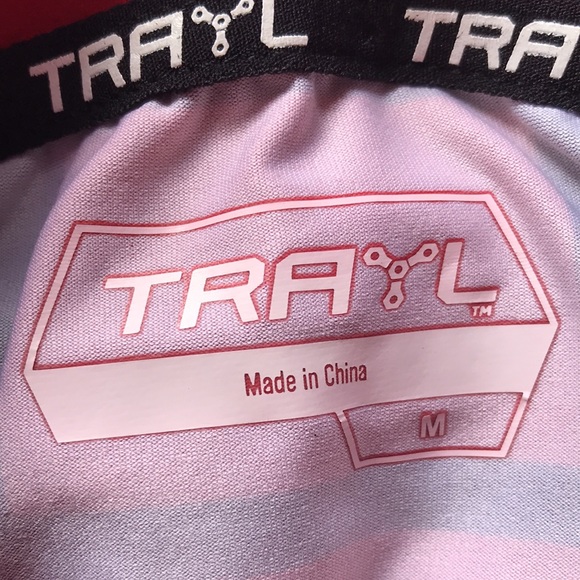 Trayl Men's Size M Cycling Jersey Black & Red - Picture 4 of 4